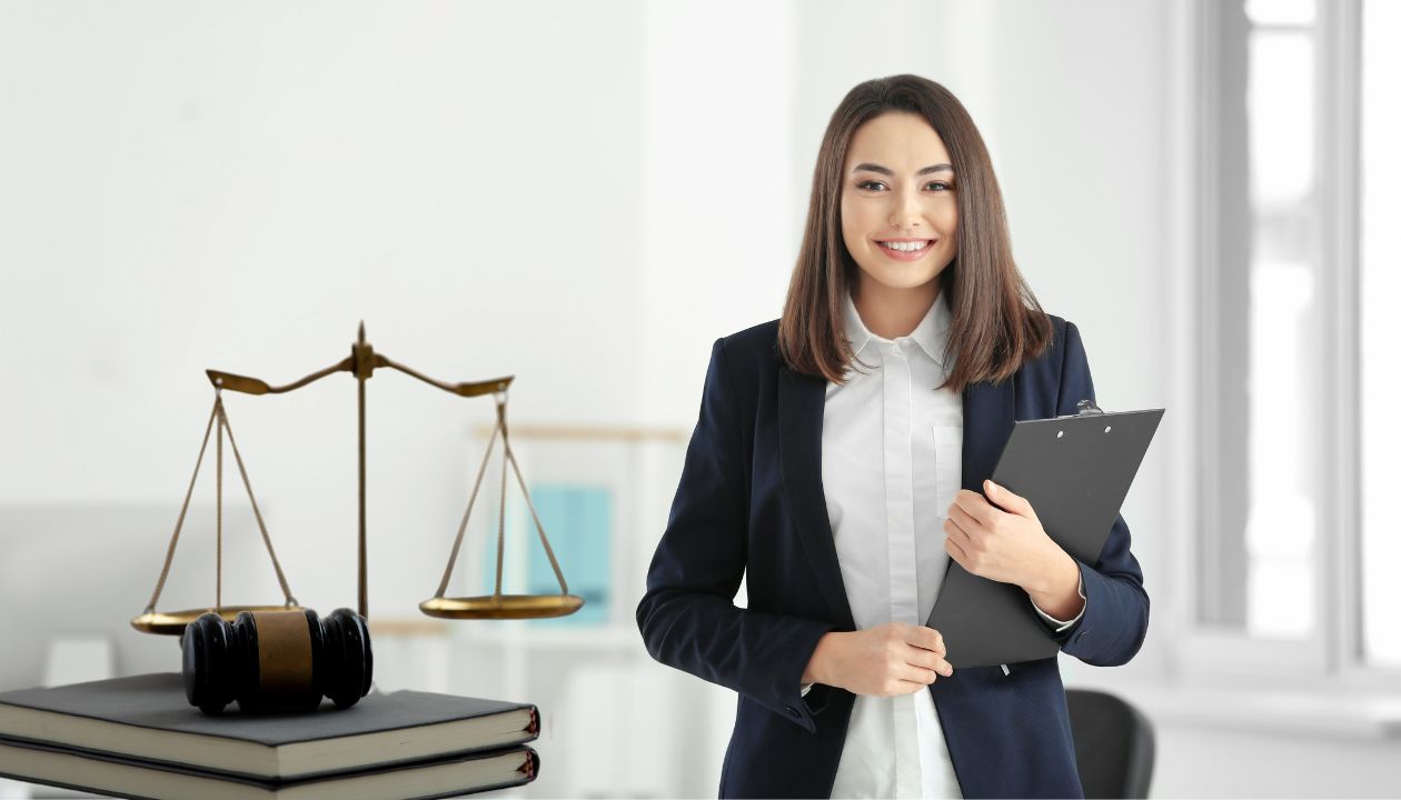 how to become a lawyer in India after 12th